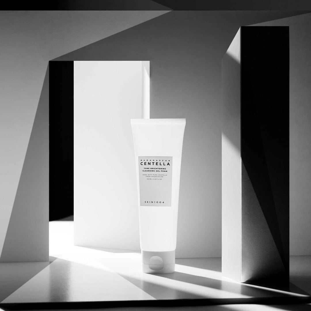 Skin1004 Madagascar Centella Tone Brightening Cleansing Gel Foam